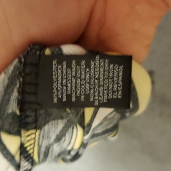 70s Style Fun Yellow and Black Pattern Dress! - Picture 5 of 5